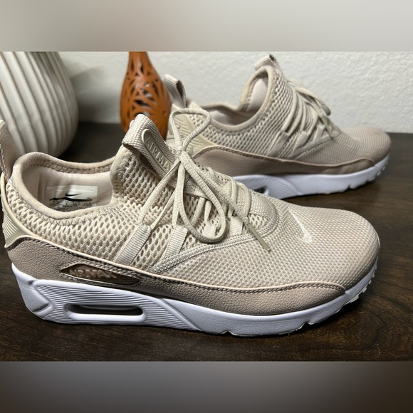 Nike Air Max 90EZ. AMAZING CONDITION! Women’s size 7.5. Light pink, tan - Picture 4 of 8